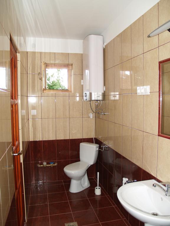 Liliom Apartman Gyula Exteriör bild