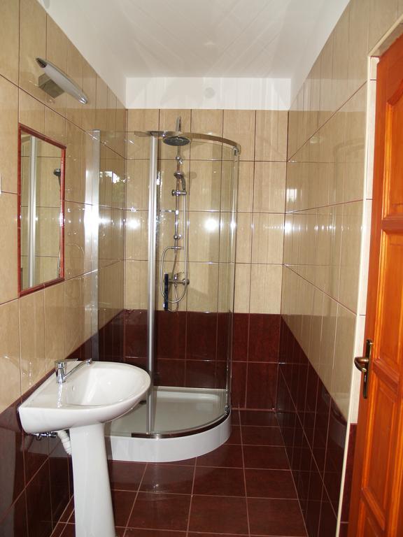 Liliom Apartman Gyula Exteriör bild