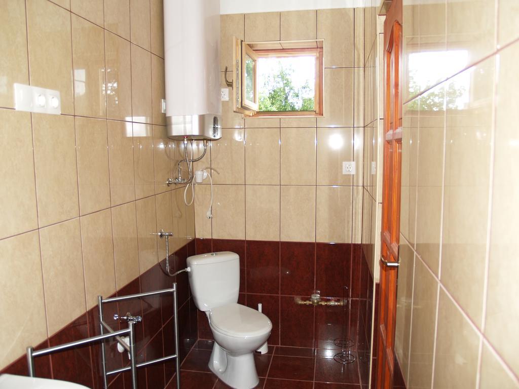 Liliom Apartman Gyula Exteriör bild