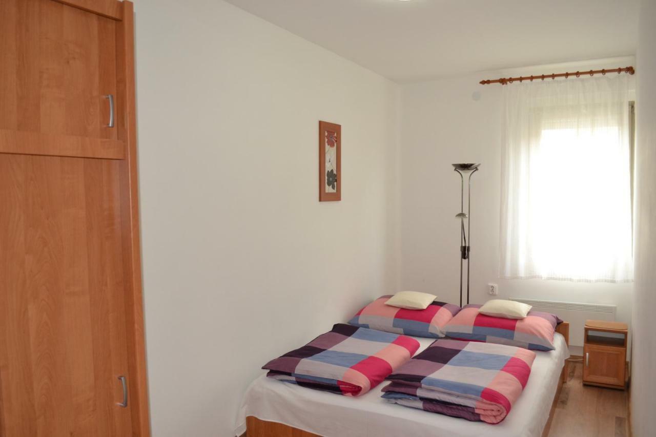 Liliom Apartman Gyula Exteriör bild
